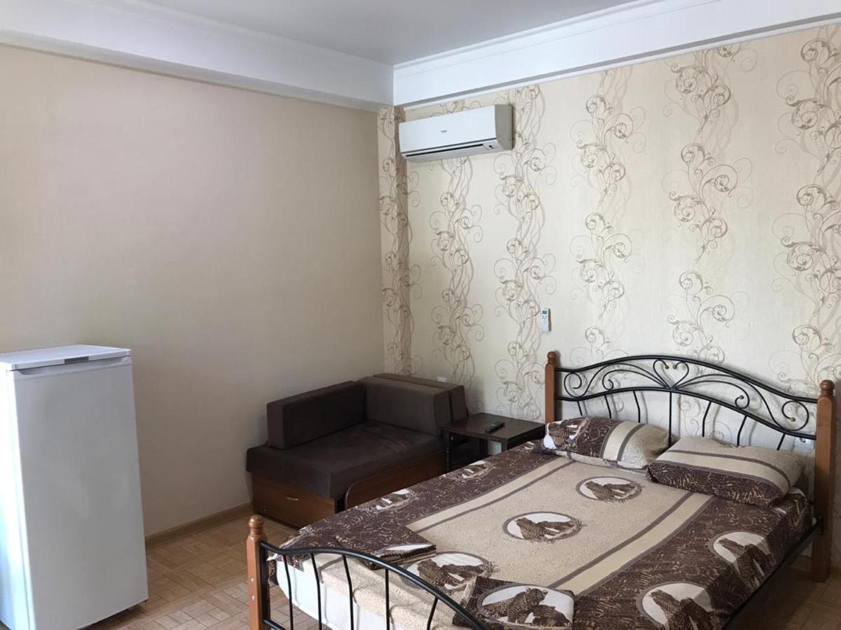 White House Hotel Gagra Bagian luar foto
