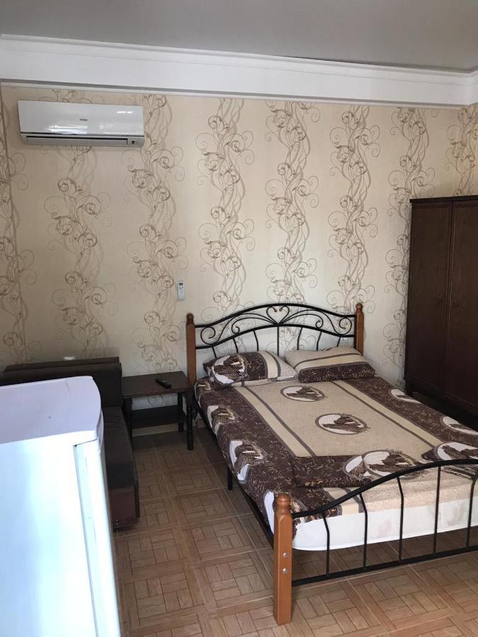 White House Hotel Gagra Bagian luar foto