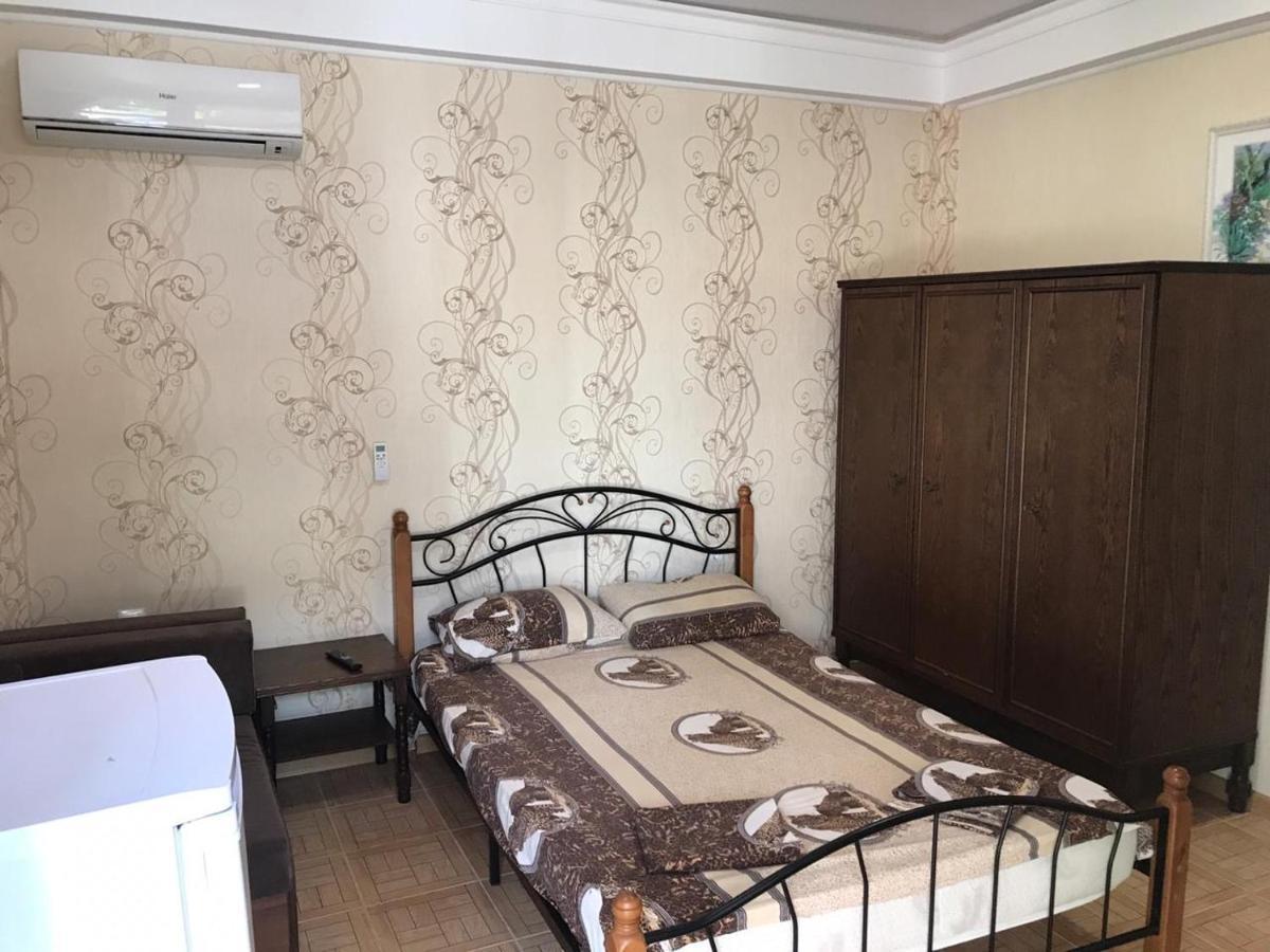 White House Hotel Gagra Bagian luar foto
